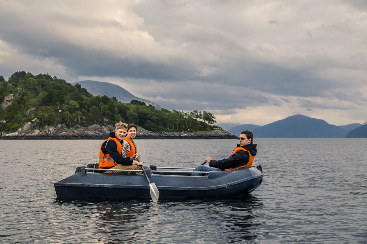 Best Ways to Prepare for Sudden Weather Changes While Boating