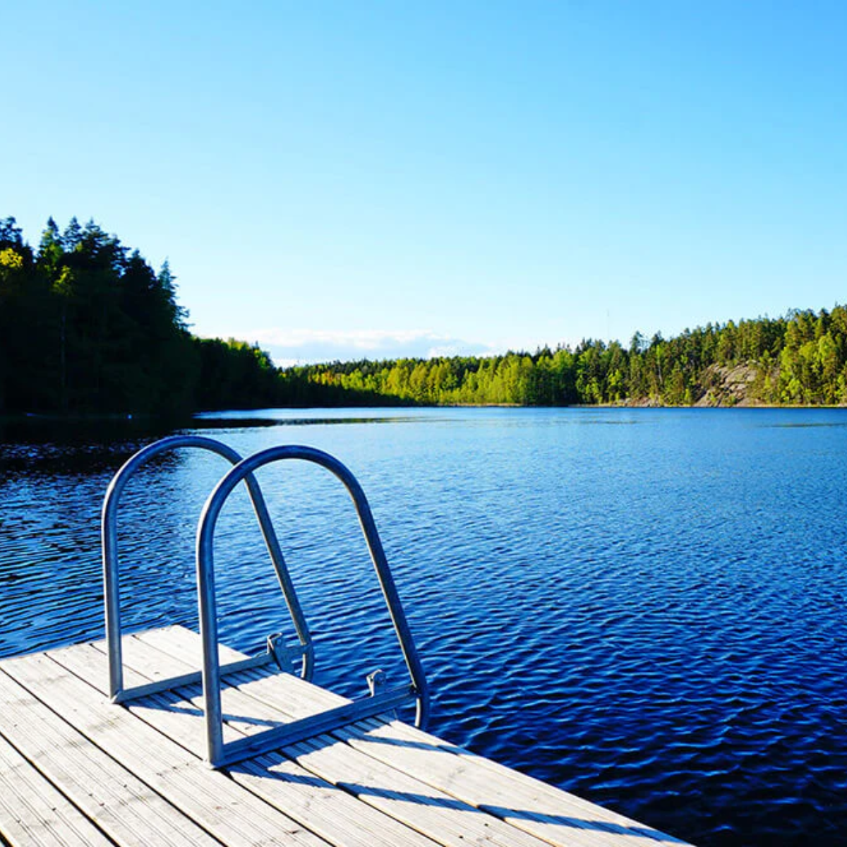 Top Accessories for Your Dock During the Fall Season