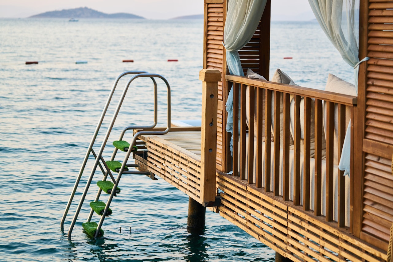The Best Types of Dock Ladders: Fold-ups, Flip-ups, and Standard