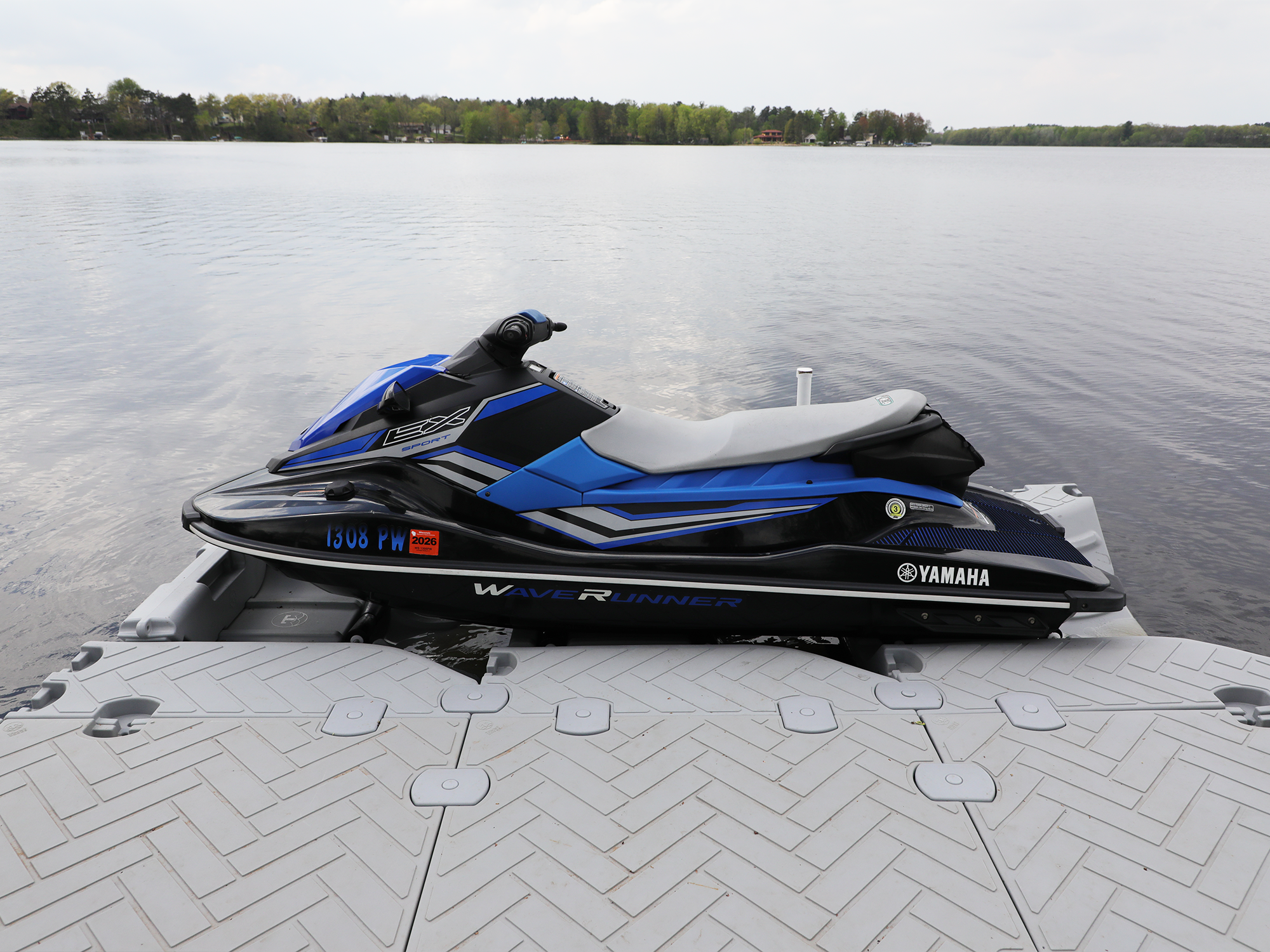 Flexx Floating PWC Port w/ Pipe Guides